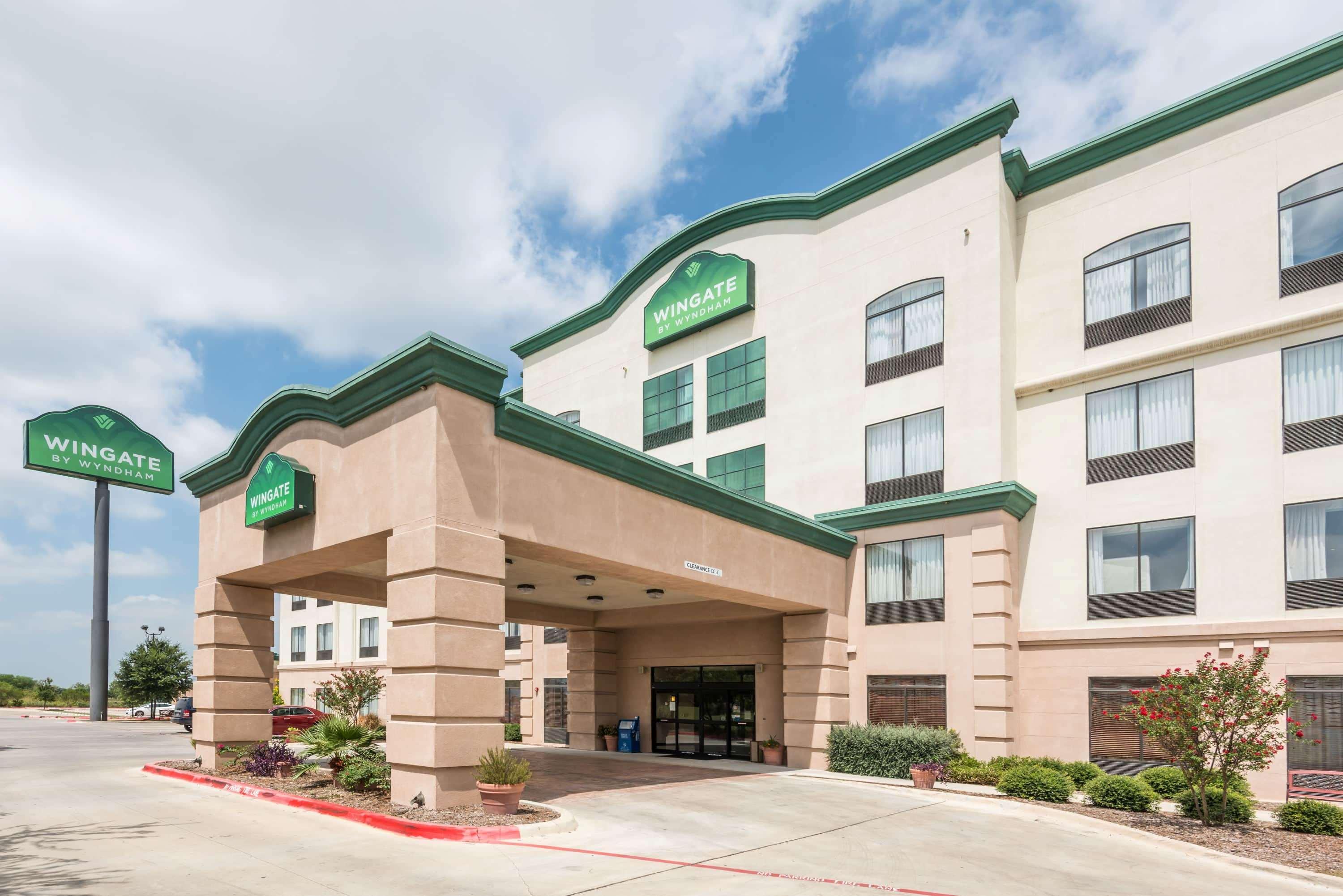 Hotel Wingate By Wyndham New Braunfels Extérieur photo