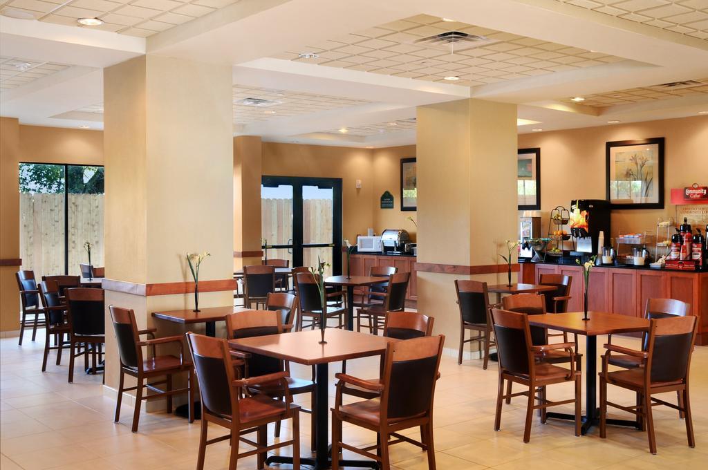 Hotel Wingate By Wyndham New Braunfels Extérieur photo