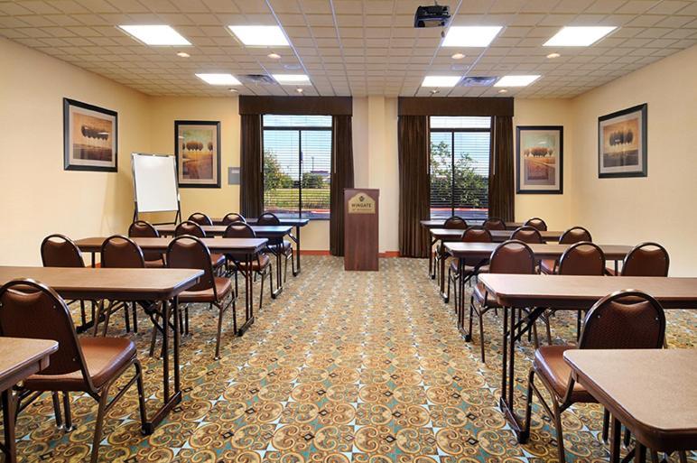 Hotel Wingate By Wyndham New Braunfels Extérieur photo